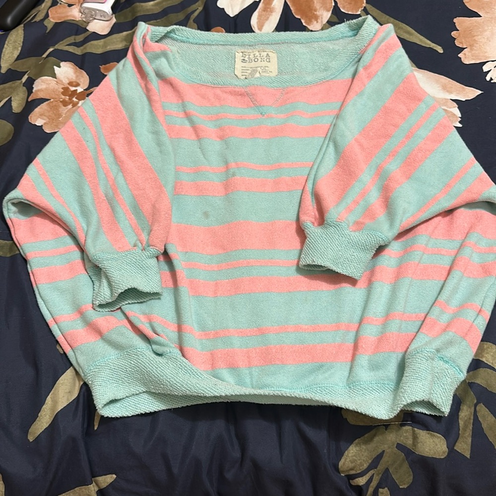 Bubblegum pink and bright blue billabong crop top long sleeve